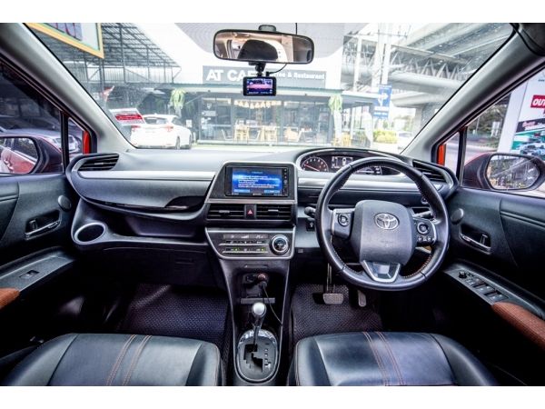 2016 Toyota Sienta 1.5 V Wagon AT รูปที่ 4